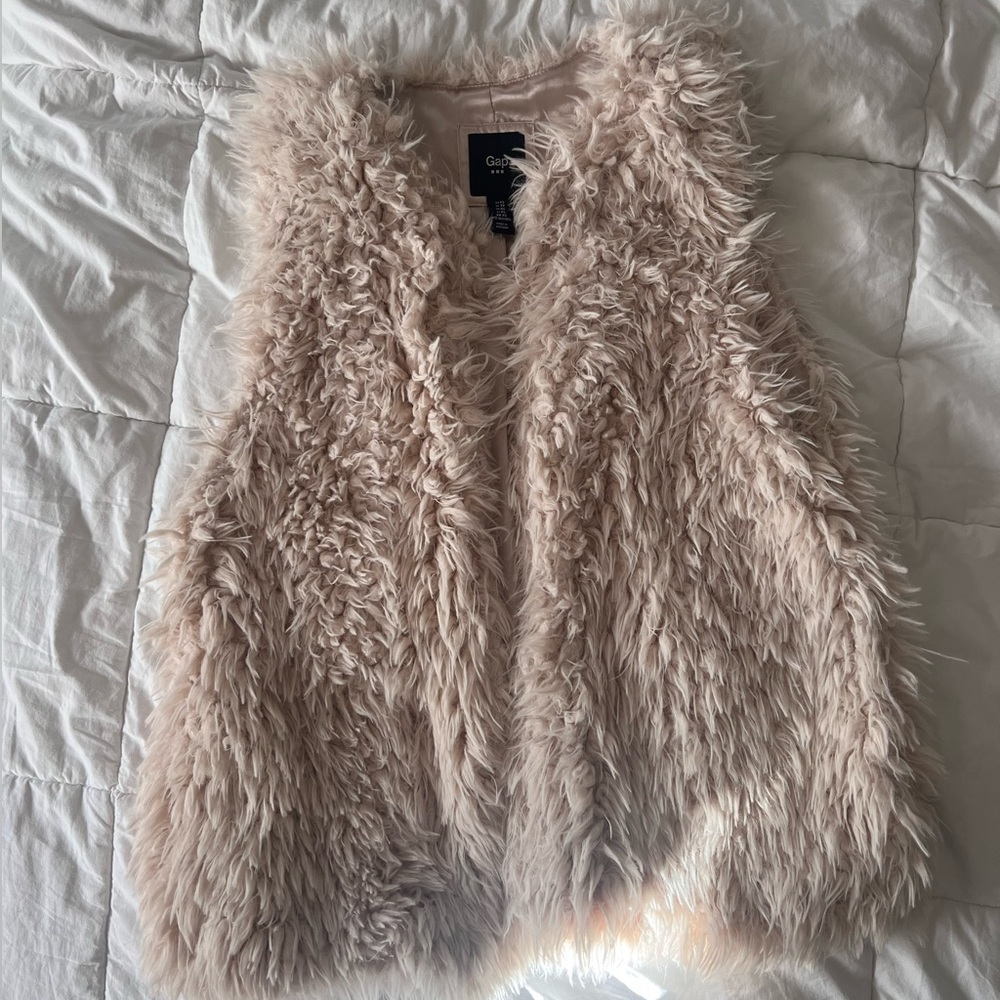 GAP Fluffy Cream Vest